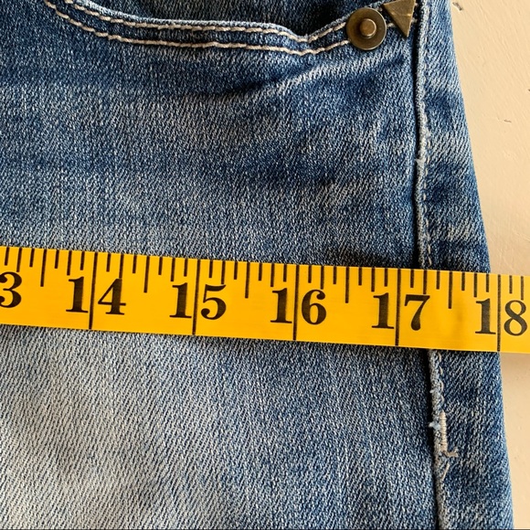 Hippie Laundry Vanilla Star Embroidered Hem Distressed Straight Leg Jeans - Picture 11 of 14